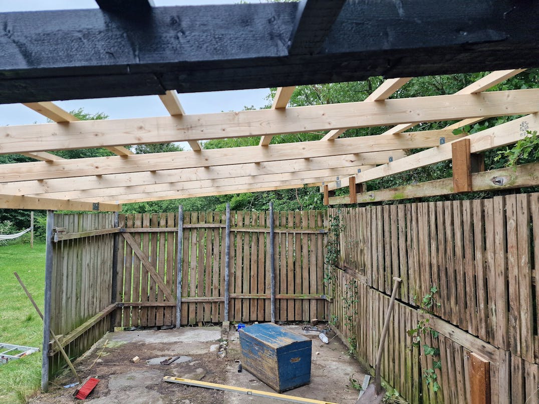 Fra gammelt skur til overdækket oase Fra gammelt skur til overdækket oase